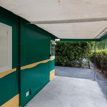 Camping Le Jardin - Chalets, Bungalows Et Emplacements Nus Pour Des Vacances Nature Le Long De La Riviere Le Gijou Lacaze エクステリア 写真